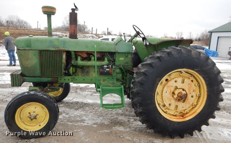 image for item DH4325 1968 John Deere 4020 tractor