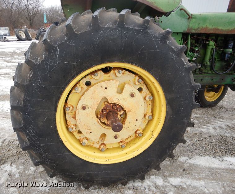 image for item DH4325 1968 John Deere 4020 tractor