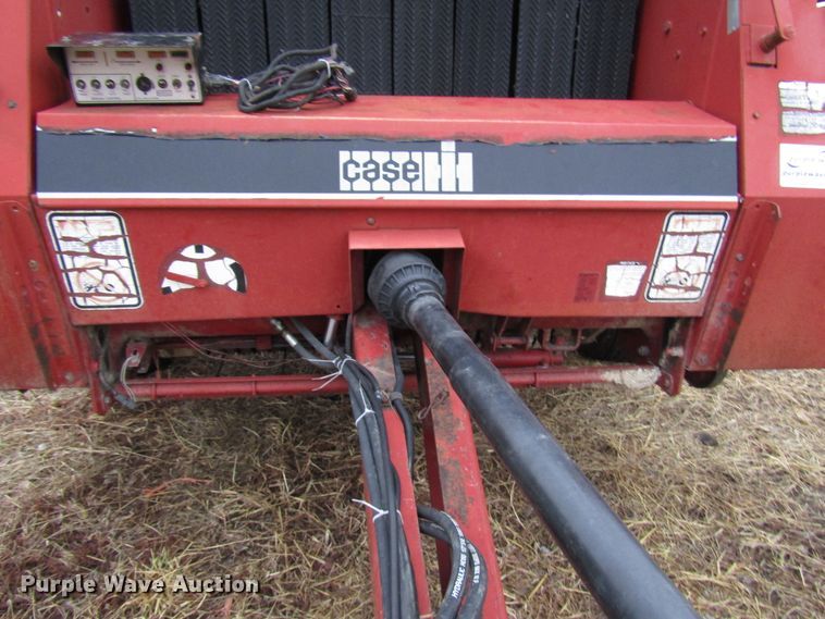image for item DH8406 1990 Case IH 8460 round baler
