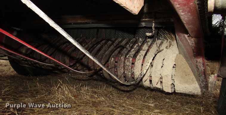 image for item DH8406 1990 Case IH 8460 round baler