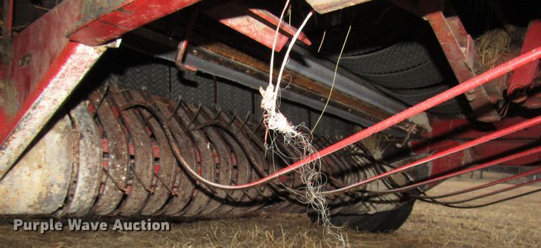 image for item DH8406 1990 Case IH 8460 round baler