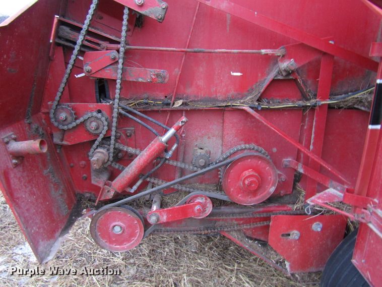 image for item DH8406 1990 Case IH 8460 round baler