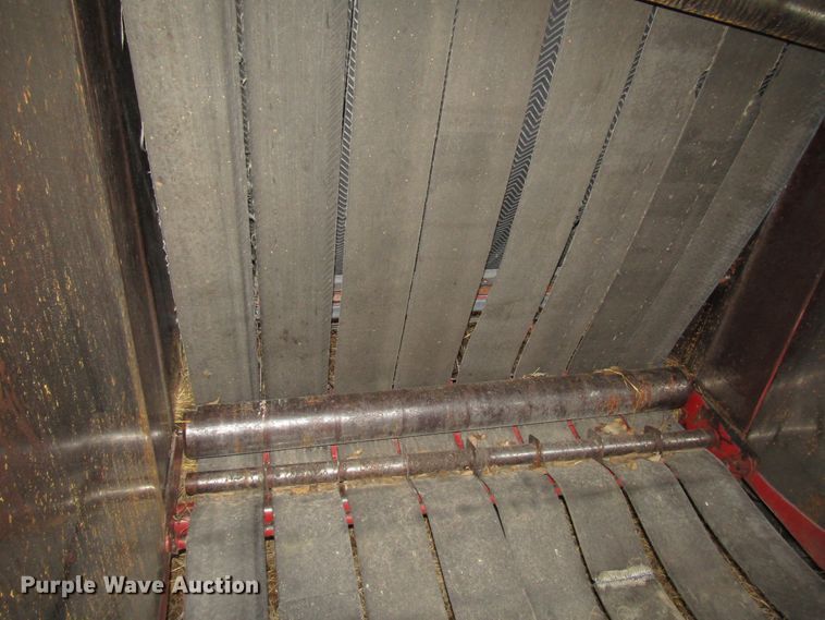 image for item DH8406 1990 Case IH 8460 round baler