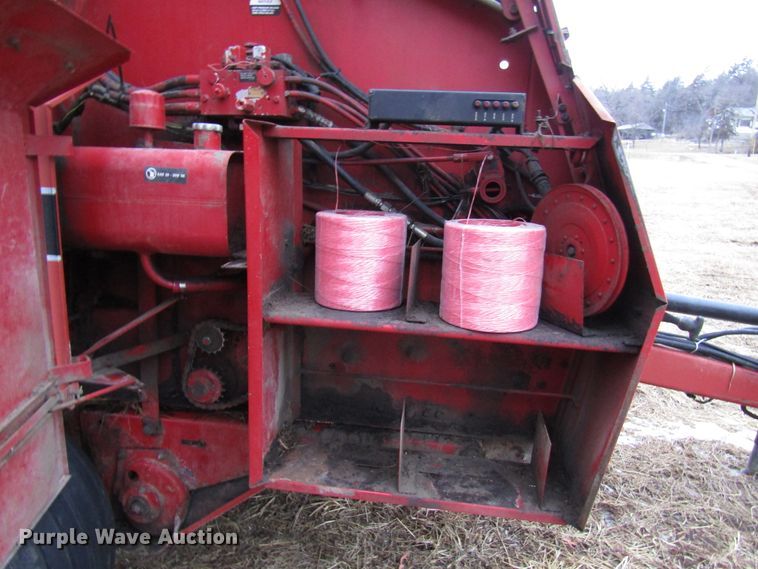image for item DH8406 1990 Case IH 8460 round baler
