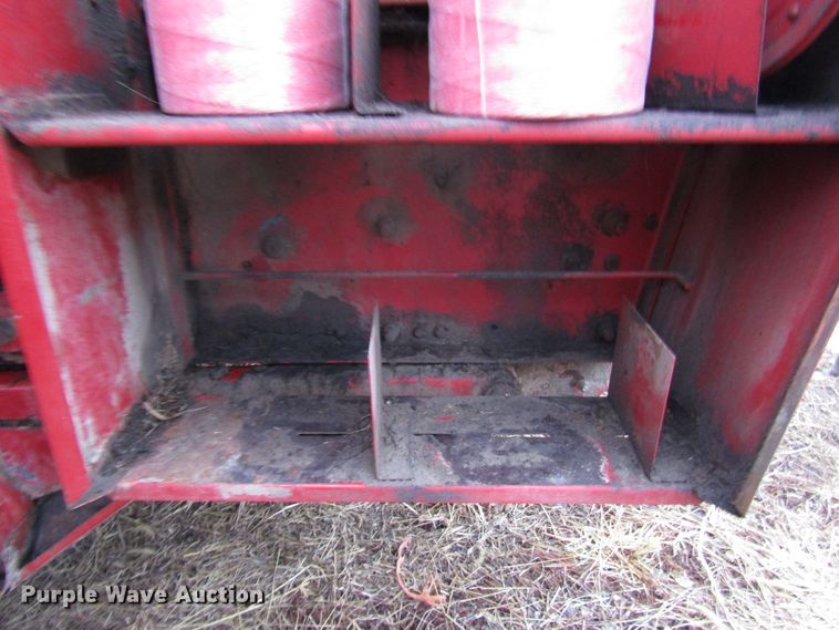image for item DH8406 1990 Case IH 8460 round baler