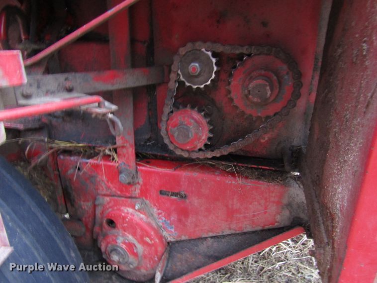 image for item DH8406 1990 Case IH 8460 round baler