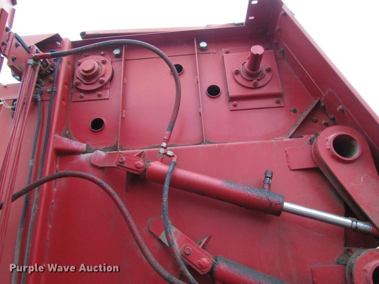 image for item DH8406 1990 Case IH 8460 round baler