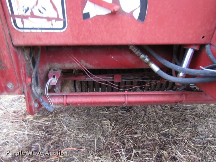 image for item DH8406 1990 Case IH 8460 round baler