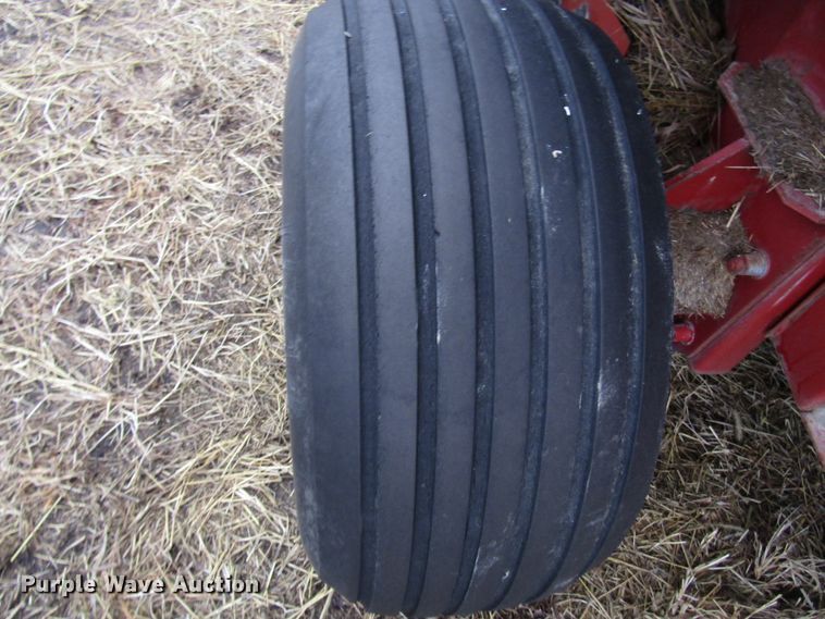 image for item DH8406 1990 Case IH 8460 round baler