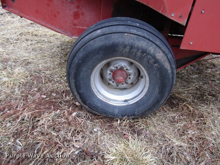 image for item DH8406 1990 Case IH 8460 round baler