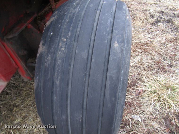 image for item DH8406 1990 Case IH 8460 round baler