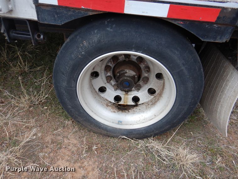 image for item DI0001 2005 Transcraft TL-2100 drop deck trailer