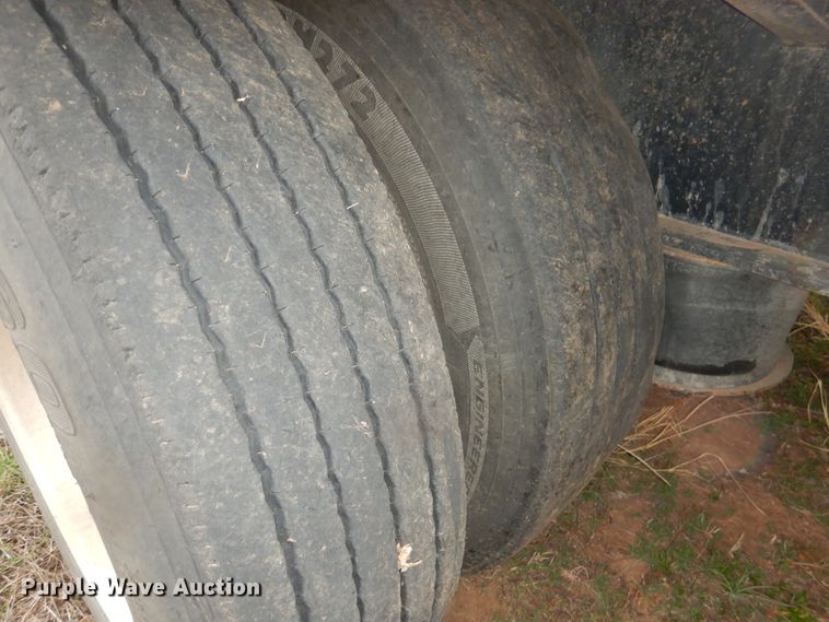 image for item DI0001 2005 Transcraft TL-2100 drop deck trailer