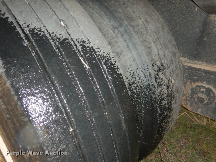 image for item DI0001 2005 Transcraft TL-2100 drop deck trailer