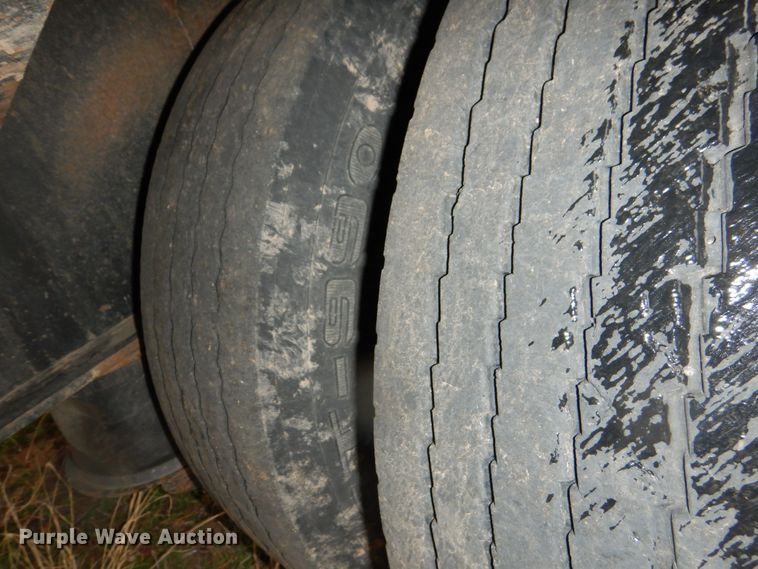 image for item DI0001 2005 Transcraft TL-2100 drop deck trailer