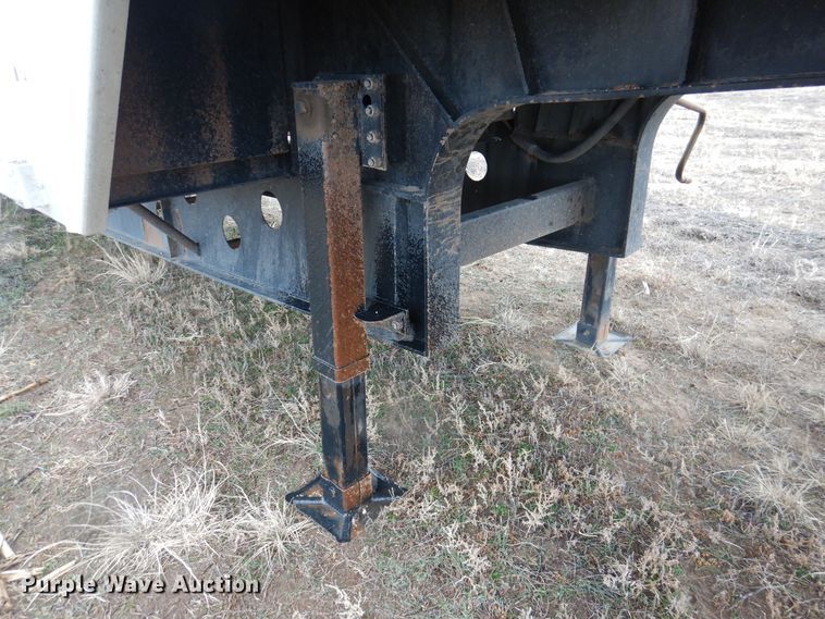 image for item DI0001 2005 Transcraft TL-2100 drop deck trailer