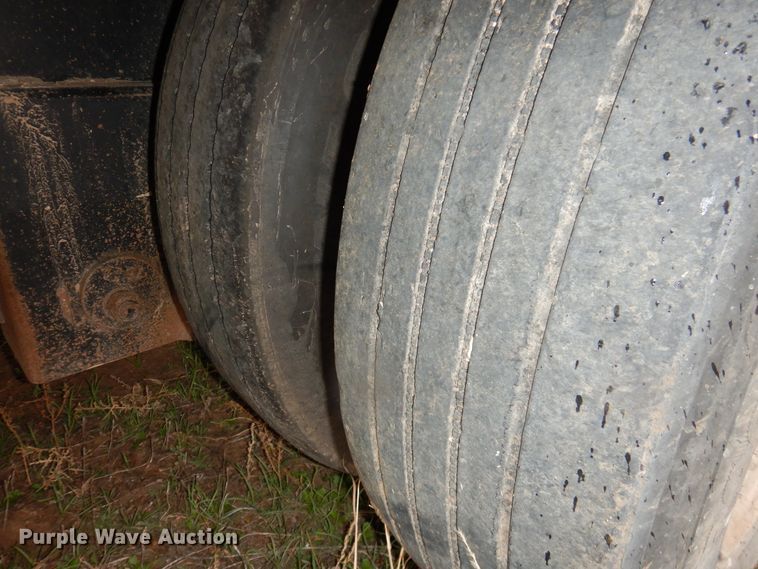 image for item DI0002 2005 Doonan 482VBNI4 drop deck trailer