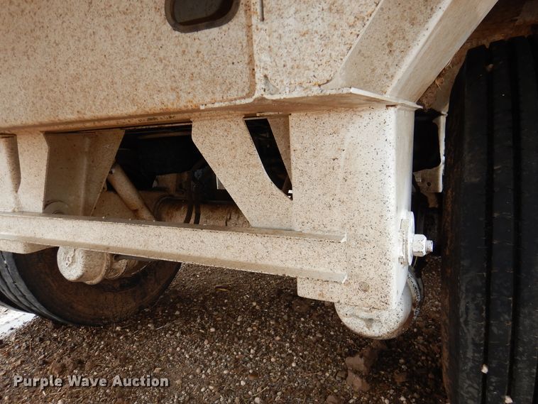 image for item DI0007 2017 Aulick 38672 live bottom silage trailer