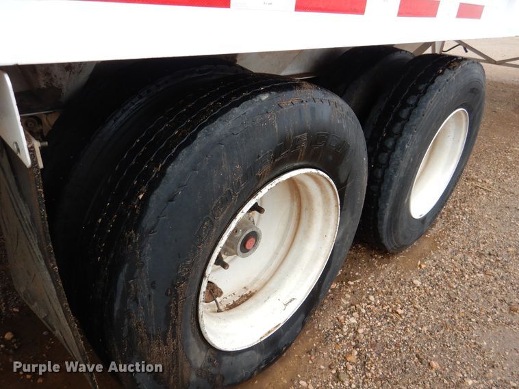 image for item DI0007 2017 Aulick 38672 live bottom silage trailer