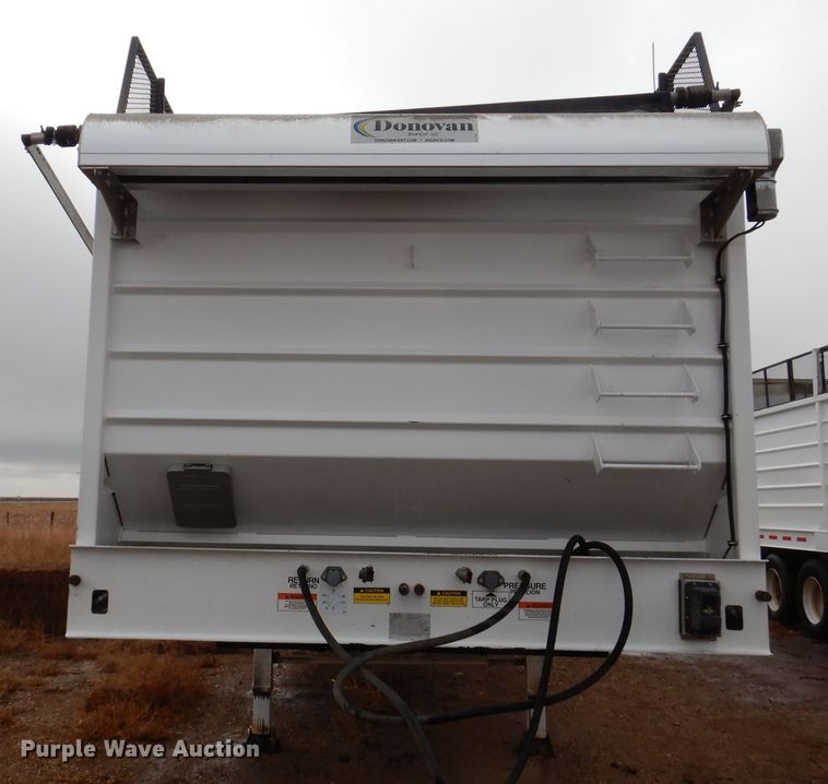 image for item DI0008 2017 Aulick 38572 live bottom silage trailer