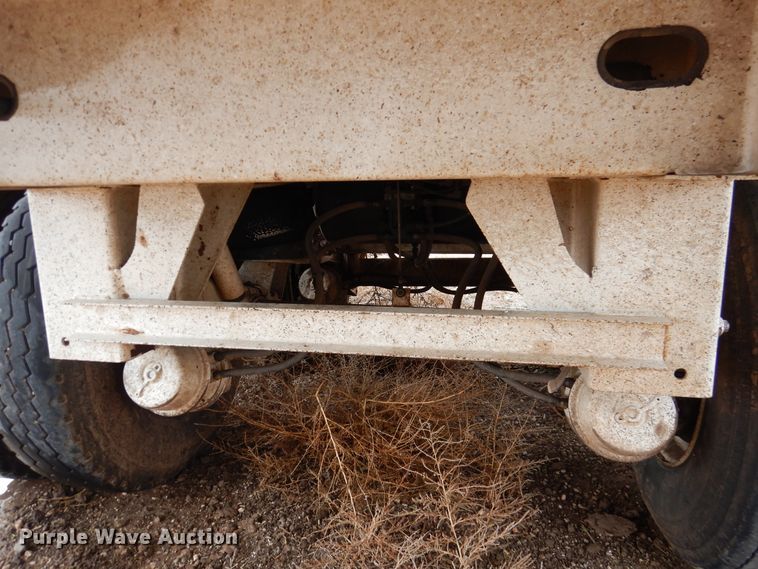 image for item DI0008 2017 Aulick 38572 live bottom silage trailer