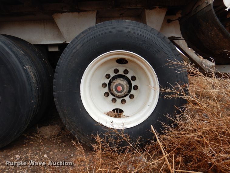 image for item DI0008 2017 Aulick 38572 live bottom silage trailer