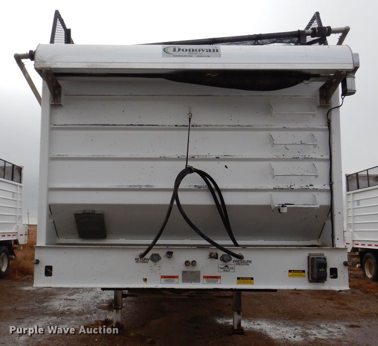 image for item DI0009 2017 Aulick 38672 live bottom silage trailer