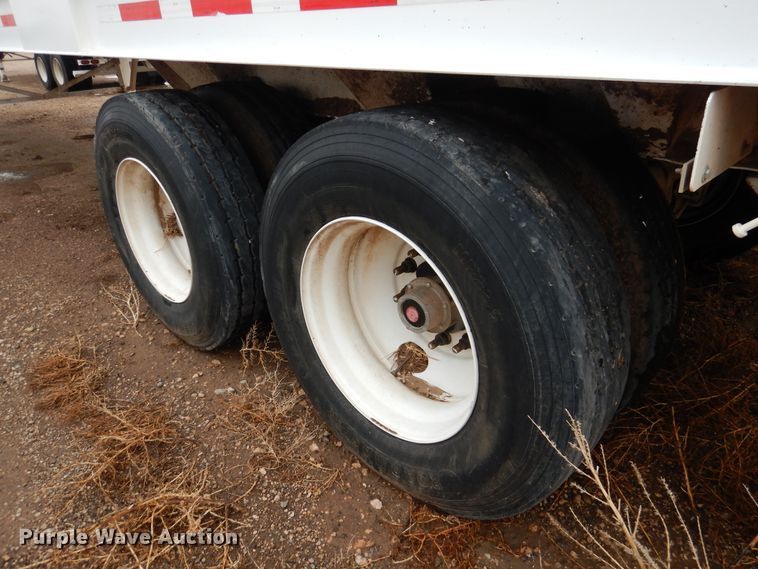 image for item DI0009 2017 Aulick 38672 live bottom silage trailer