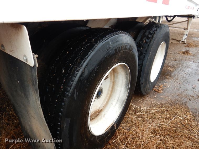 image for item DI0009 2017 Aulick 38672 live bottom silage trailer