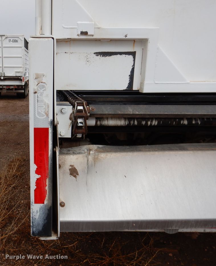 image for item DI0009 2017 Aulick 38672 live bottom silage trailer