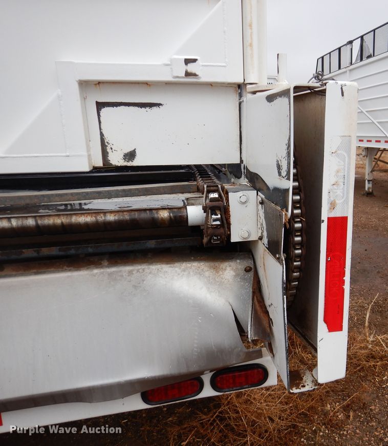 image for item DI0009 2017 Aulick 38672 live bottom silage trailer