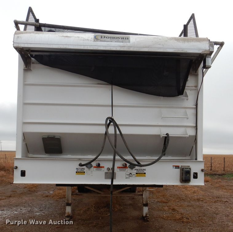 image for item DI0010 2017 Aulick 38672 live bottom silage trailer