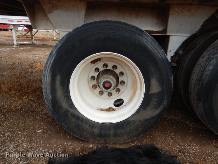 image for item DI0010 2017 Aulick 38672 live bottom silage trailer