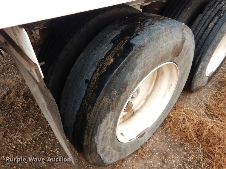 image for item DI0010 2017 Aulick 38672 live bottom silage trailer