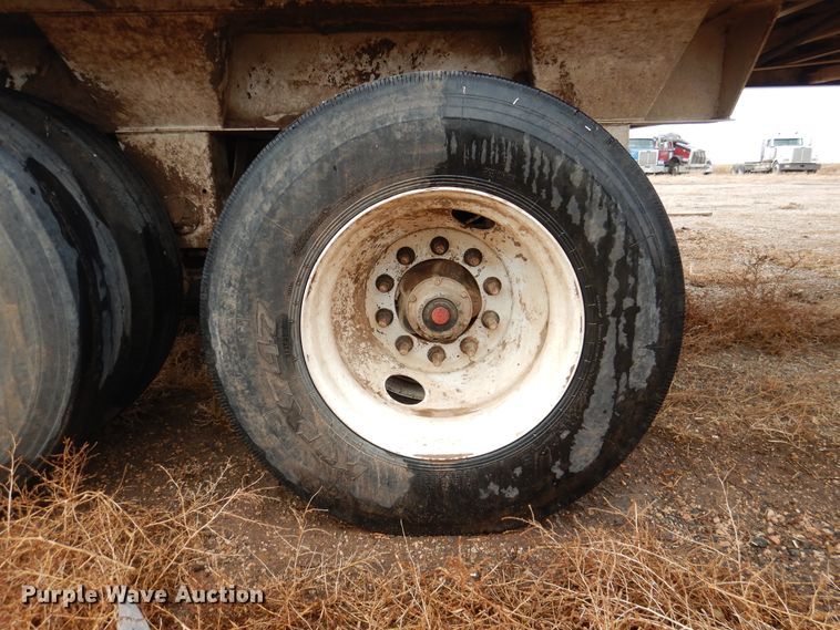 image for item DI0010 2017 Aulick 38672 live bottom silage trailer