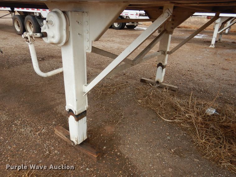 image for item DI0010 2017 Aulick 38672 live bottom silage trailer