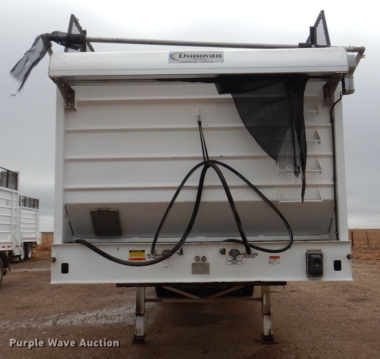 image for item DI0011 2017 Aulick 38672 live bottom silage trailer