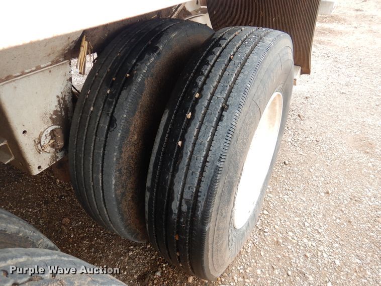 image for item DI0011 2017 Aulick 38672 live bottom silage trailer