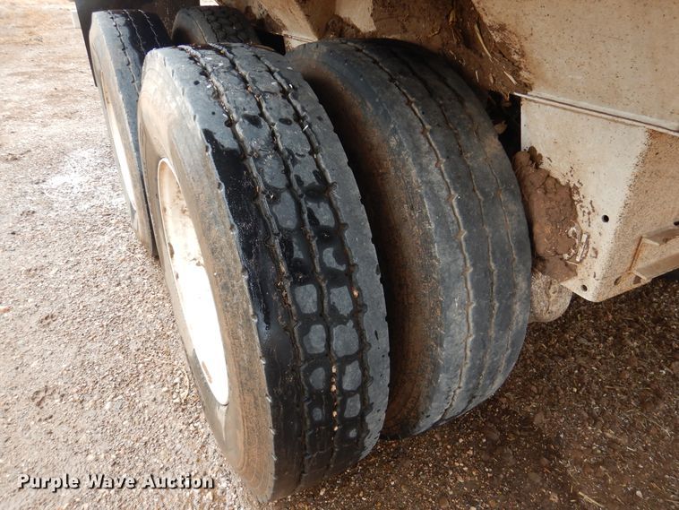 image for item DI0011 2017 Aulick 38672 live bottom silage trailer