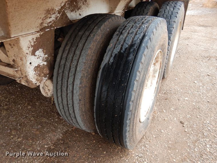 image for item DI0012 2017 Aulick 38672 live bottom silage trailer