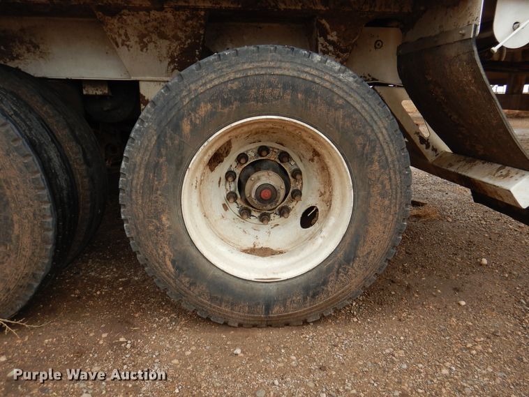 image for item DI0012 2017 Aulick 38672 live bottom silage trailer