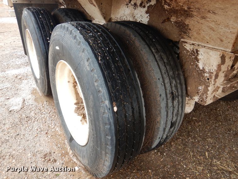 image for item DI0012 2017 Aulick 38672 live bottom silage trailer