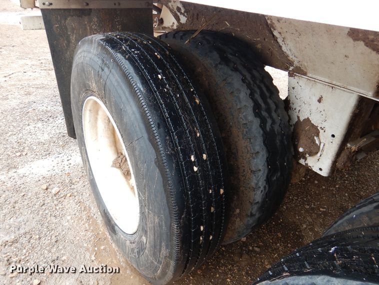 image for item DI0012 2017 Aulick 38672 live bottom silage trailer