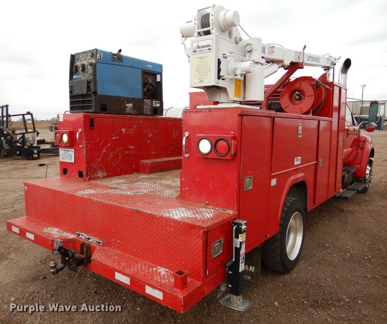 image for item DI0015 2006 Ford F650 Super Duty service truck with crane
