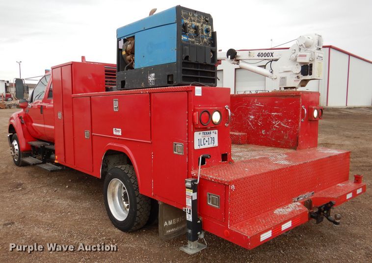 image for item DI0015 2006 Ford F650 Super Duty service truck with crane