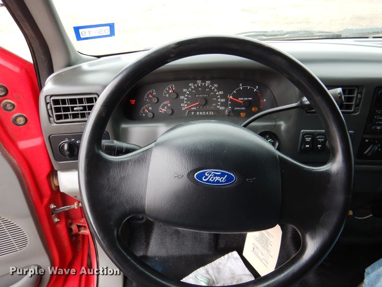 image for item DI0015 2006 Ford F650 Super Duty service truck with crane