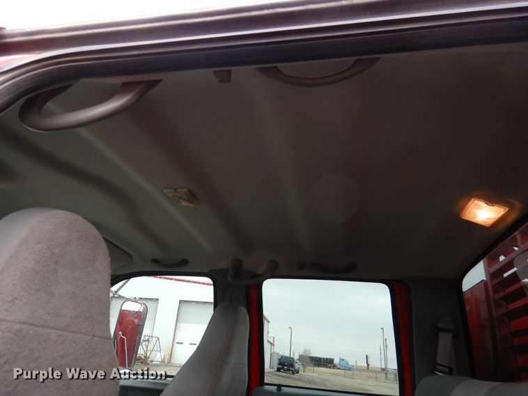 image for item DI0015 2006 Ford F650 Super Duty service truck with crane