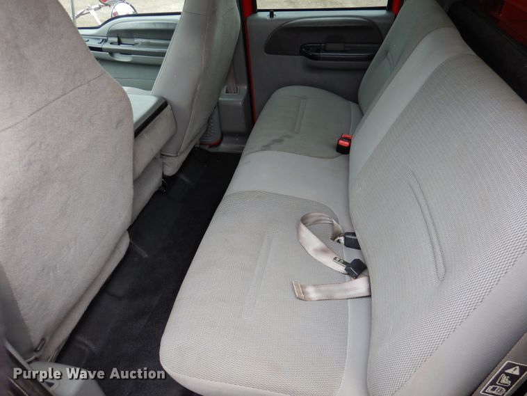 image for item DI0015 2006 Ford F650 Super Duty service truck with crane