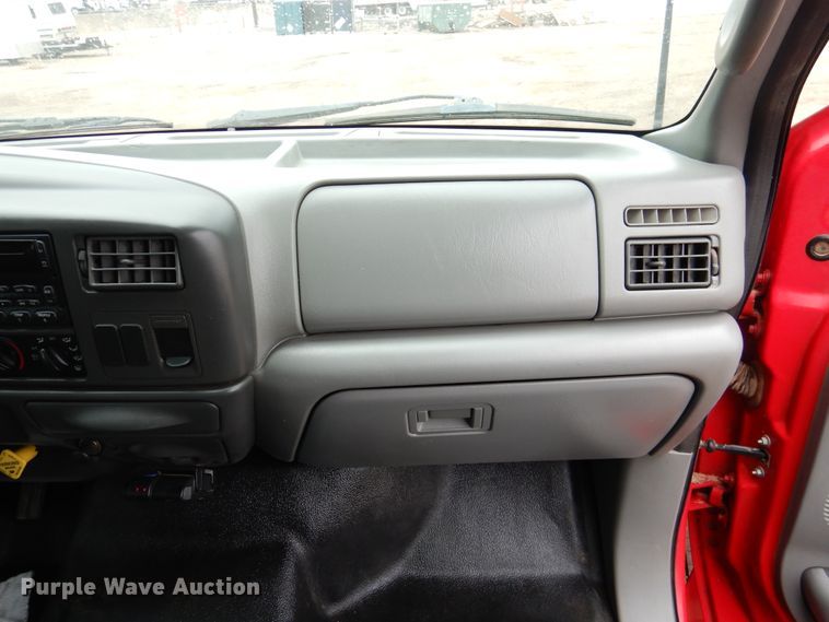 image for item DI0015 2006 Ford F650 Super Duty service truck with crane