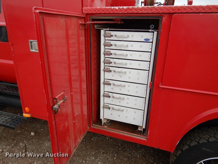 image for item DI0015 2006 Ford F650 Super Duty service truck with crane